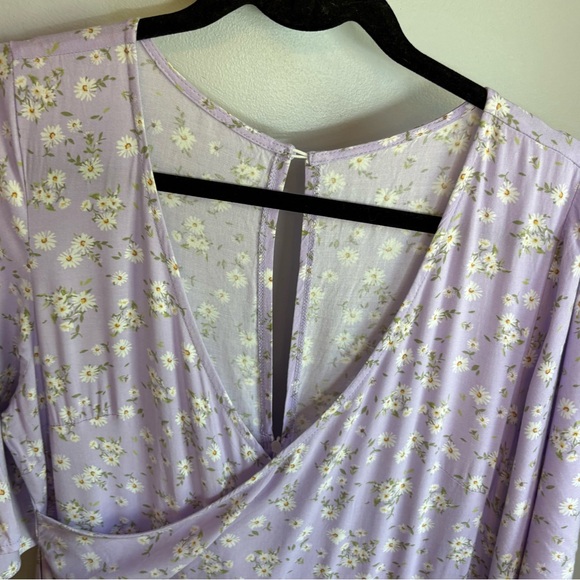 Urban Planet Faux Wrap Floral Print Romper with Flutter Sleeves Womens Size XL - Picture 3 of 10